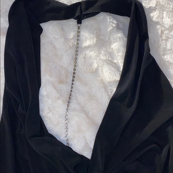 Halter open back top - Picture 2 of 5